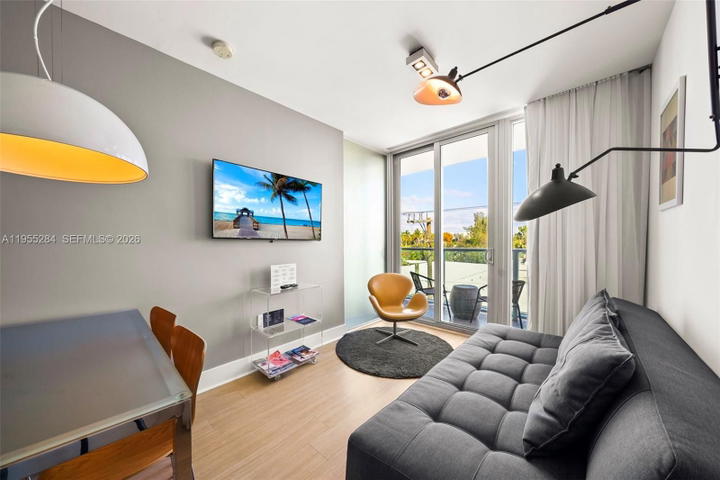 Real estate property located at 1215 West Ave #408, Miami-dade, Bay View Sub, Miami Beach, FL