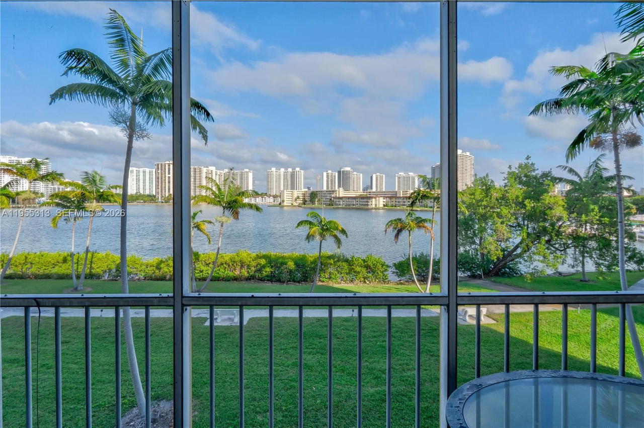 Real estate property located at 2861 Leonard Dr F311, Miami-dade, Point East Sec Ii Condo, Aventura, FL