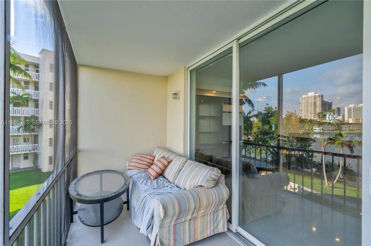 Real estate property located at 2861 Leonard Dr F311, Miami-dade, Point East Sec Ii Condo, Aventura, FL