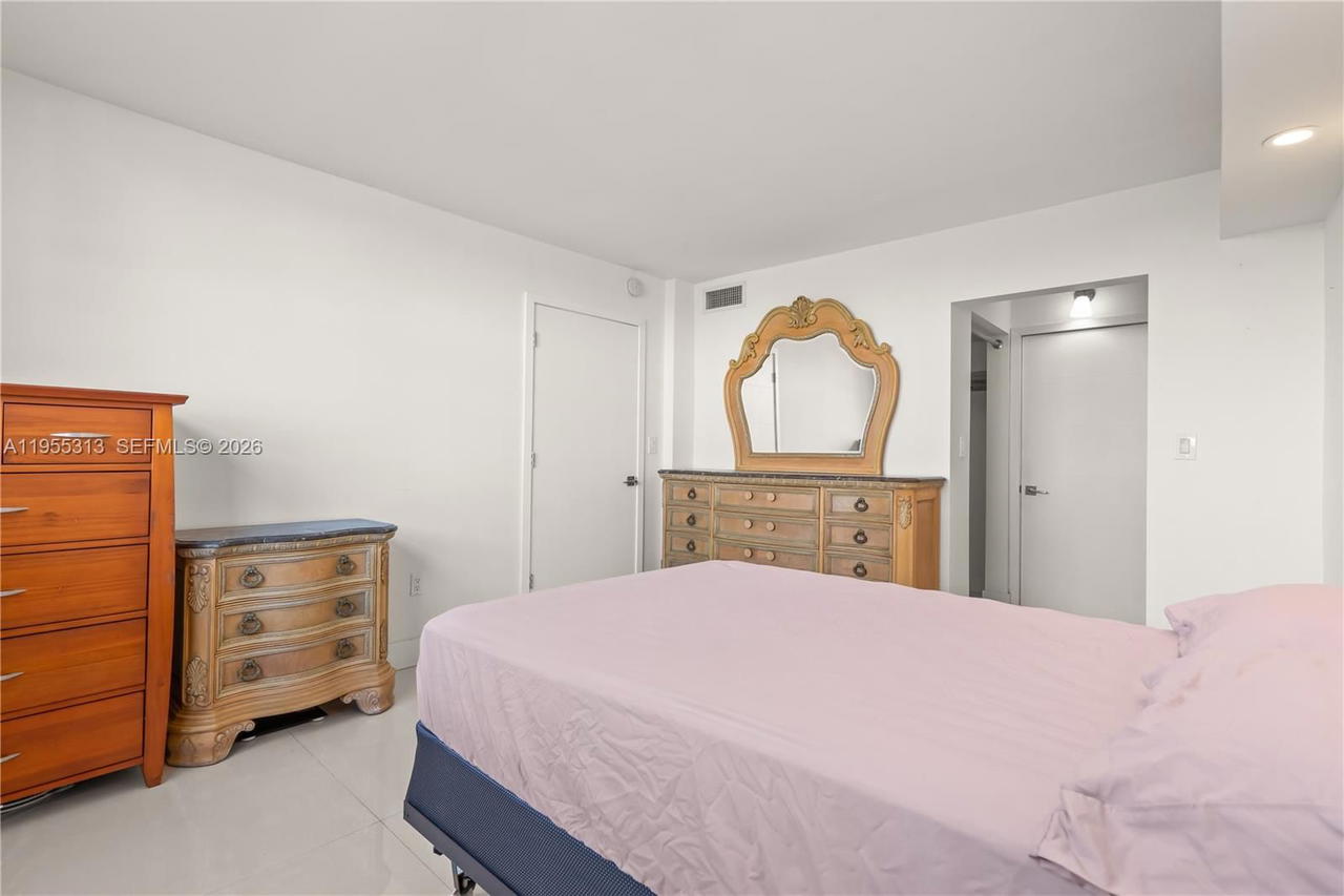 Real estate property located at 2861 Leonard Dr F311, Miami-dade, Point East Sec Ii Condo, Aventura, FL