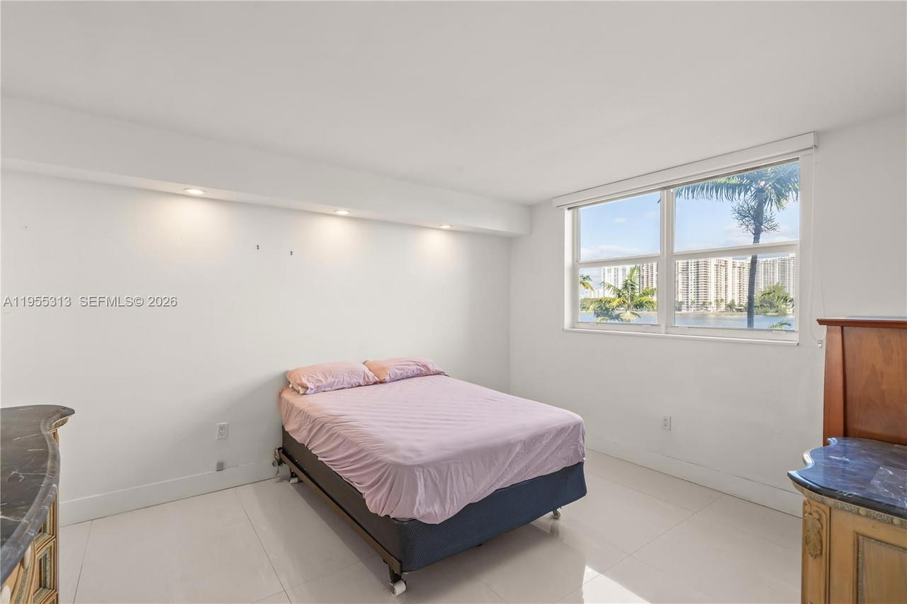 Real estate property located at 2861 Leonard Dr F311, Miami-dade, Point East Sec Ii Condo, Aventura, FL