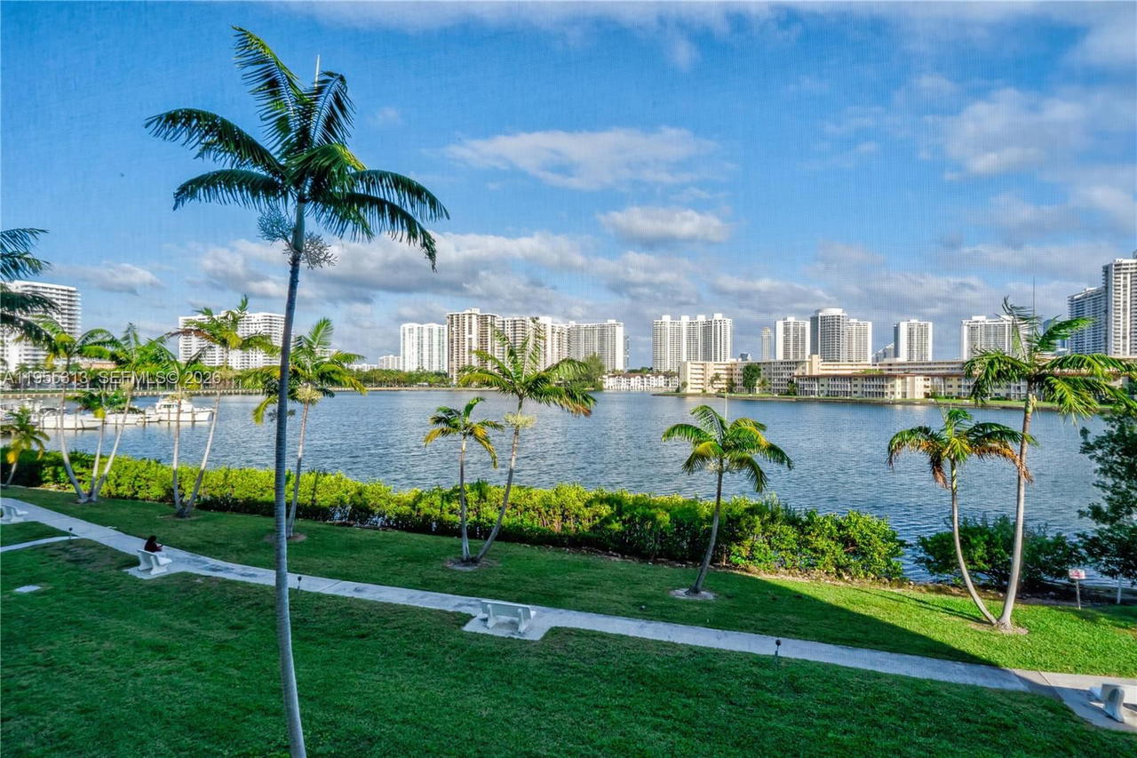Real estate property located at 2861 Leonard Dr F311, Miami-dade, Point East Sec Ii Condo, Aventura, FL