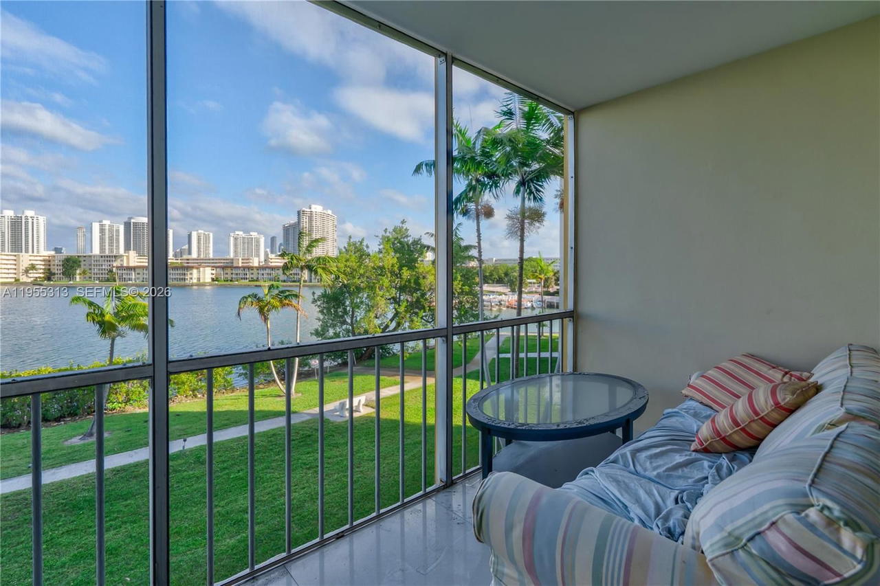 Real estate property located at 2861 Leonard Dr F311, Miami-dade, Point East Sec Ii Condo, Aventura, FL