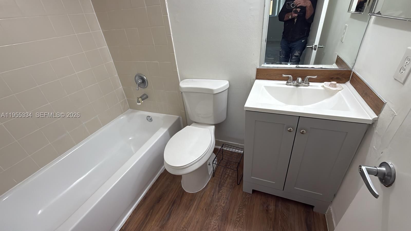 Real estate property located at 15620 80th St H-203, Miami-dade, The Courts At Kendall Con, Miami, FL