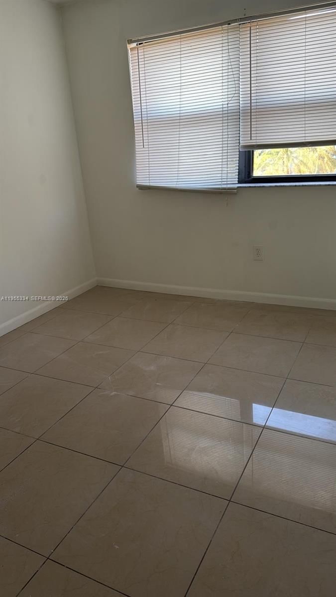 Real estate property located at 15620 80th St H-203, Miami-dade, The Courts At Kendall Con, Miami, FL