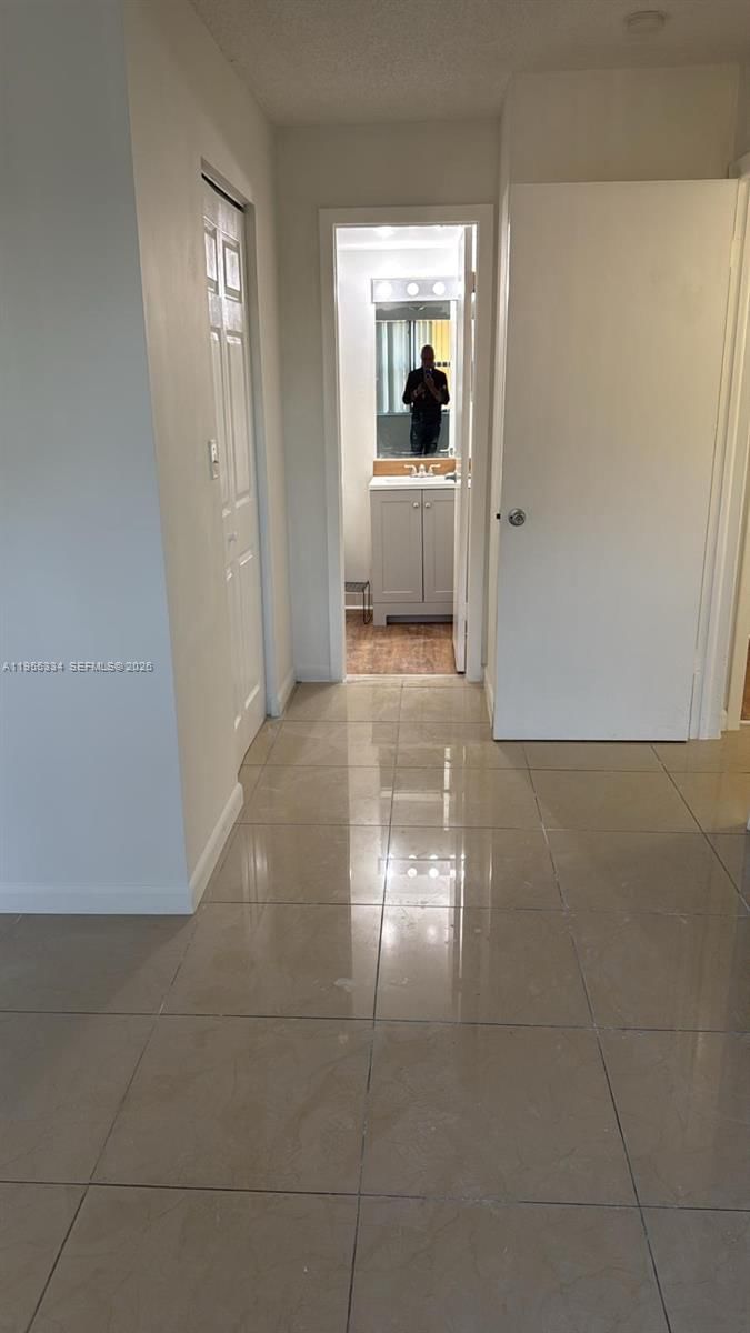 Real estate property located at 15620 80th St H-203, Miami-dade, The Courts At Kendall Con, Miami, FL
