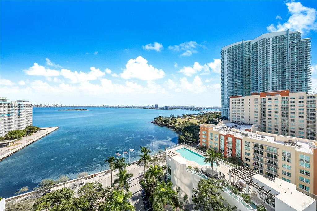 Real estate property located at 2020 Bayshore Dr #1205, Miami-dade, Paramount Bay Condo, Miami, FL