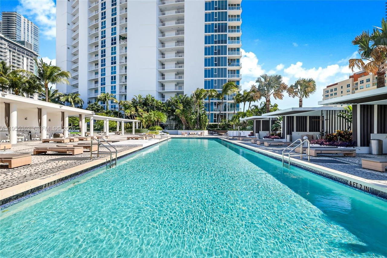 Real estate property located at 2020 Bayshore Dr #1205, Miami-dade, Paramount Bay Condo, Miami, FL