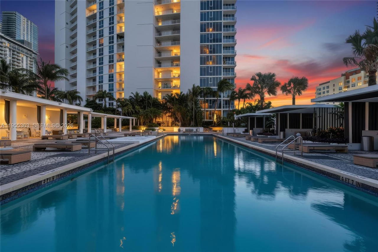Real estate property located at 2020 Bayshore Dr #1205, Miami-dade, Paramount Bay Condo, Miami, FL