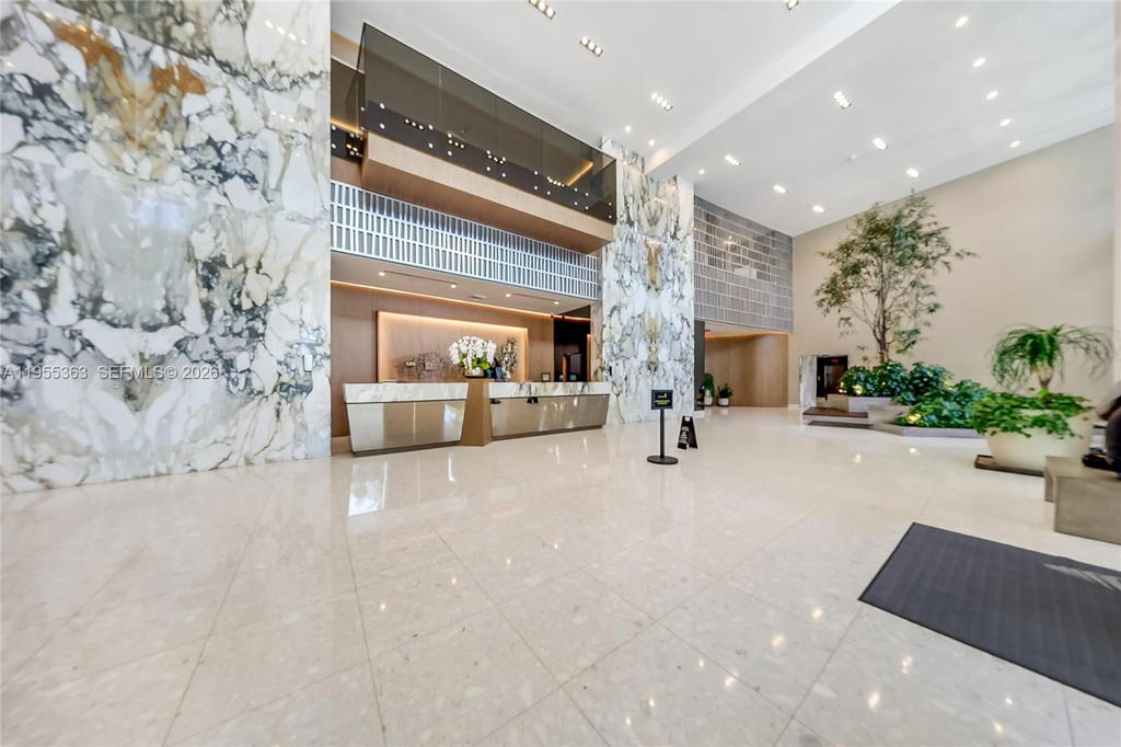 Real estate property located at 2020 Bayshore Dr #1205, Miami-dade, Paramount Bay Condo, Miami, FL