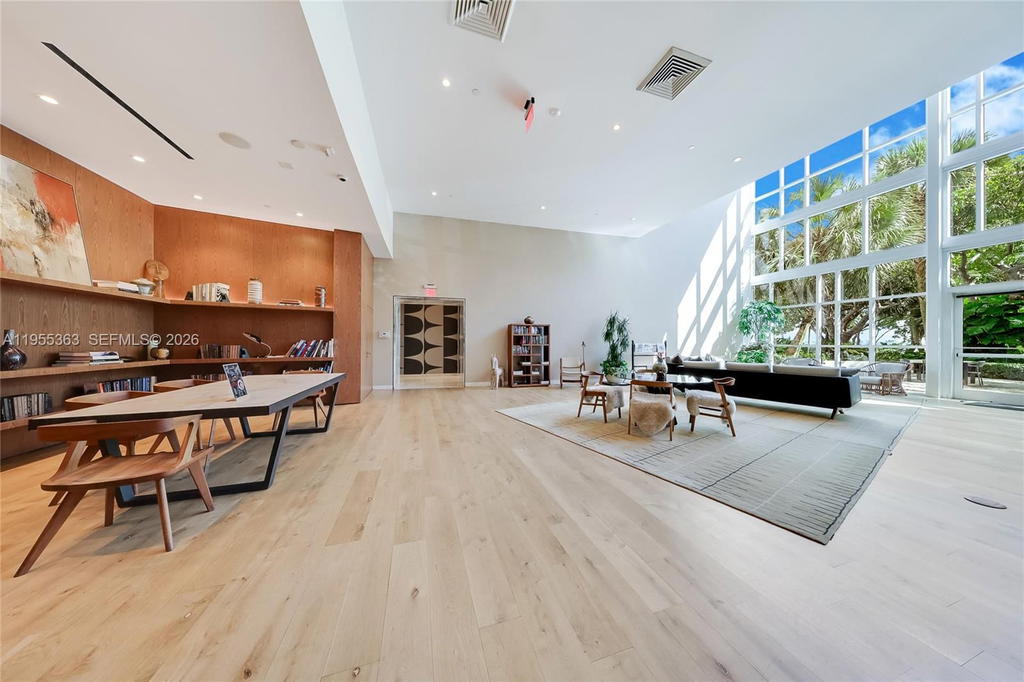 Real estate property located at 2020 Bayshore Dr #1205, Miami-dade, Paramount Bay Condo, Miami, FL