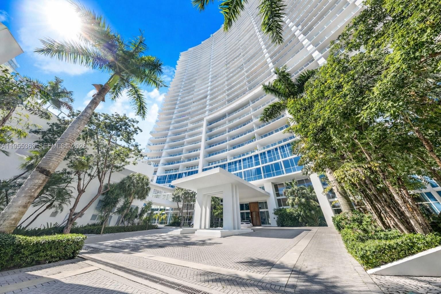 Real estate property located at 2020 Bayshore Dr #1205, Miami-dade, Paramount Bay Condo, Miami, FL