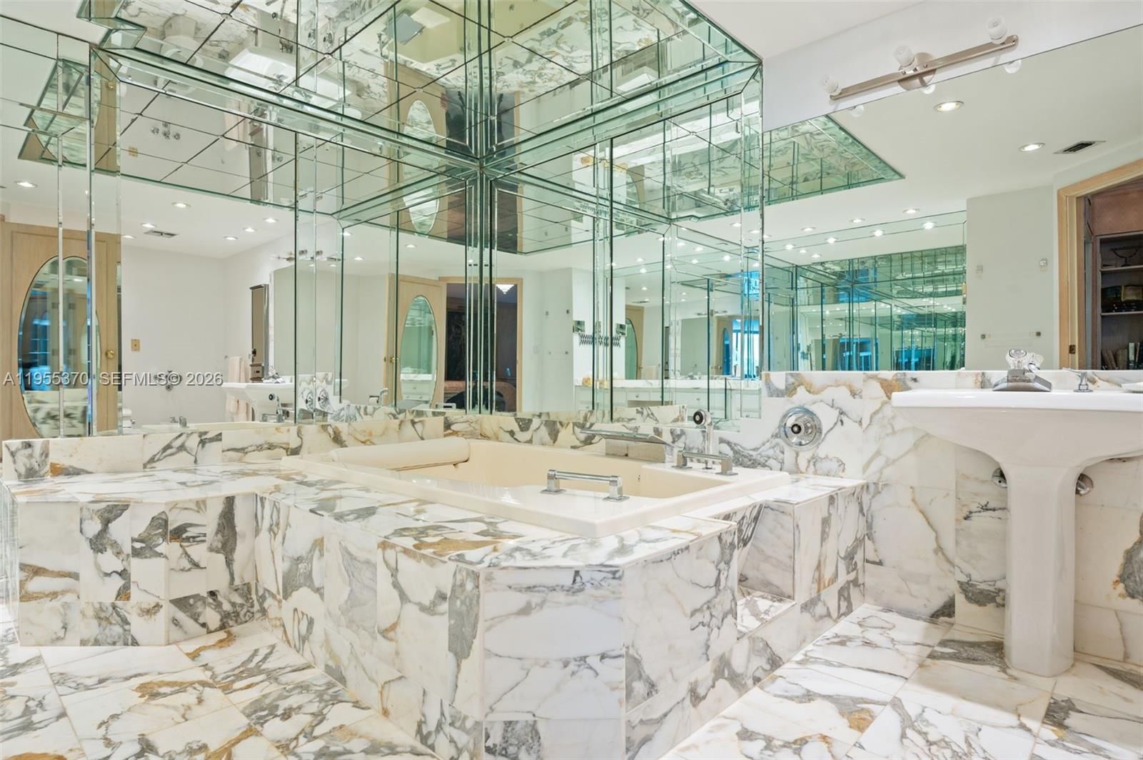 Real estate property located at 10155 Collins Ave #909, Miami-dade, Bal Harbour 101 Condo, Bal Harbour, FL