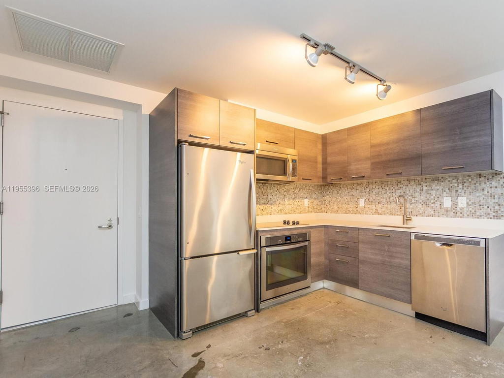 Real estate property located at 151 1st St #805, Miami-dade, Centro Condo, Miami, FL