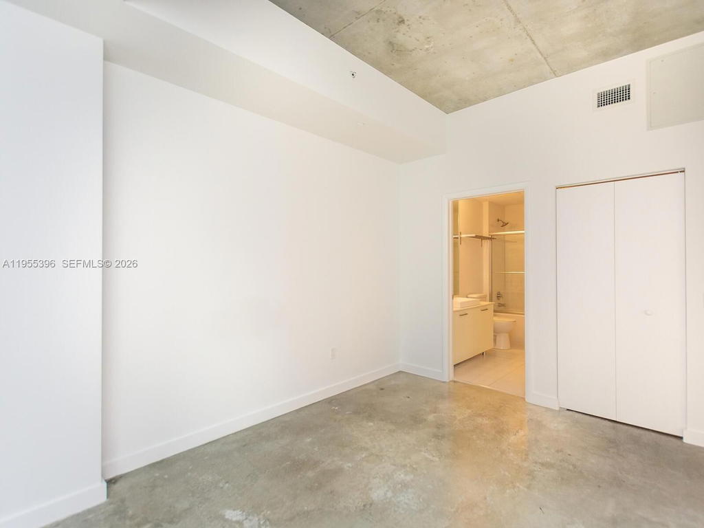 Real estate property located at 151 1st St #805, Miami-dade, Centro Condo, Miami, FL