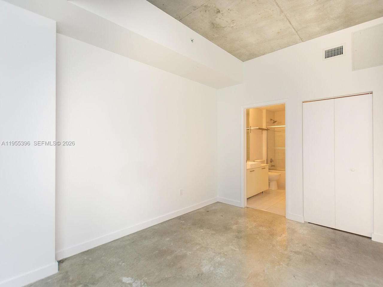Real estate property located at 151 1st St #805, Miami-dade, Centro Condo, Miami, FL