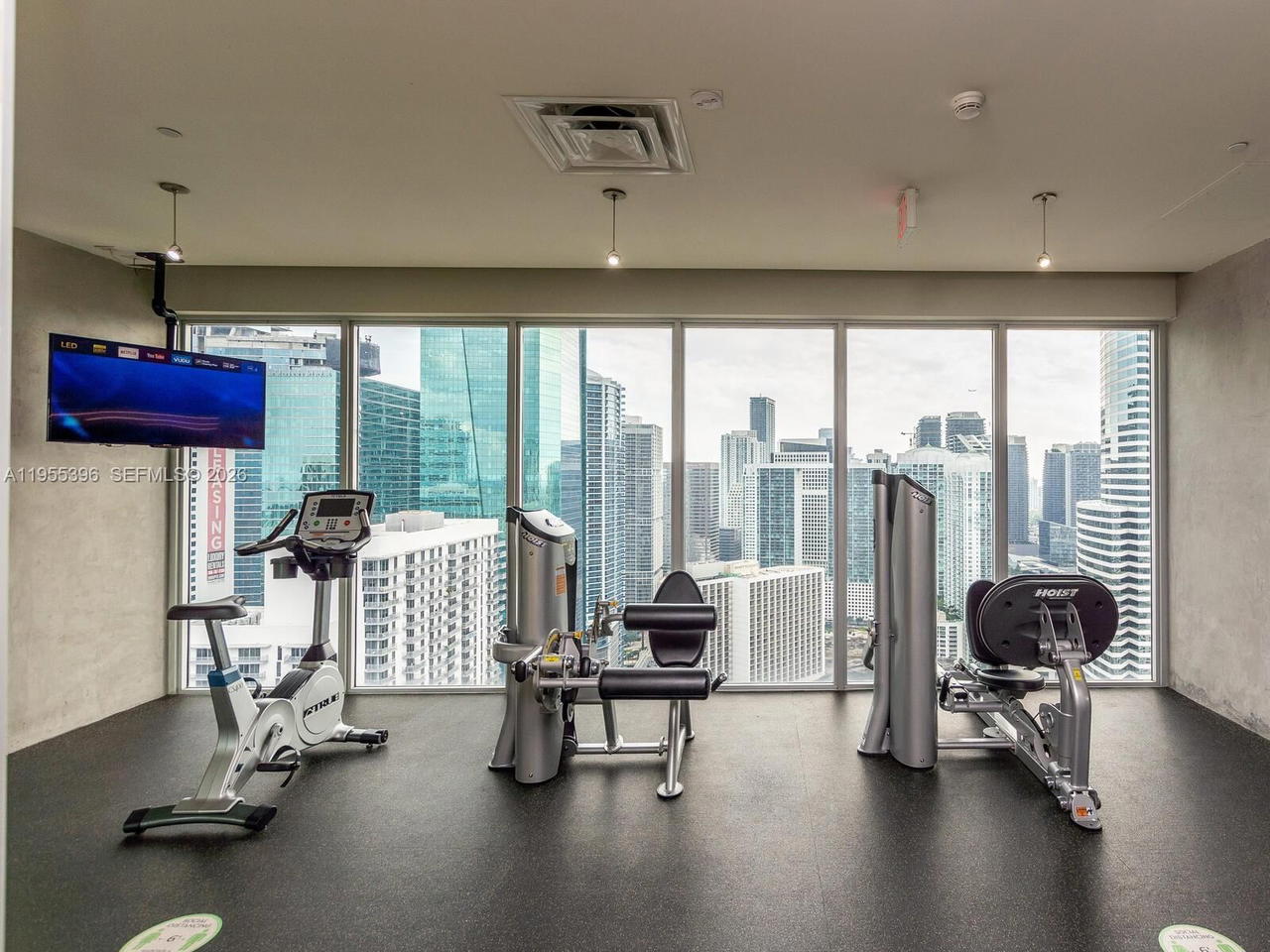 Real estate property located at 151 1st St #805, Miami-dade, Centro Condo, Miami, FL