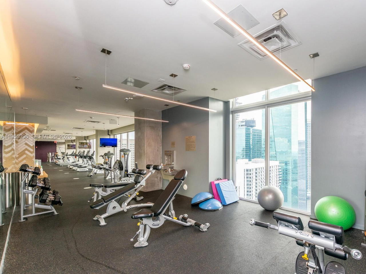 Real estate property located at 151 1st St #805, Miami-dade, Centro Condo, Miami, FL