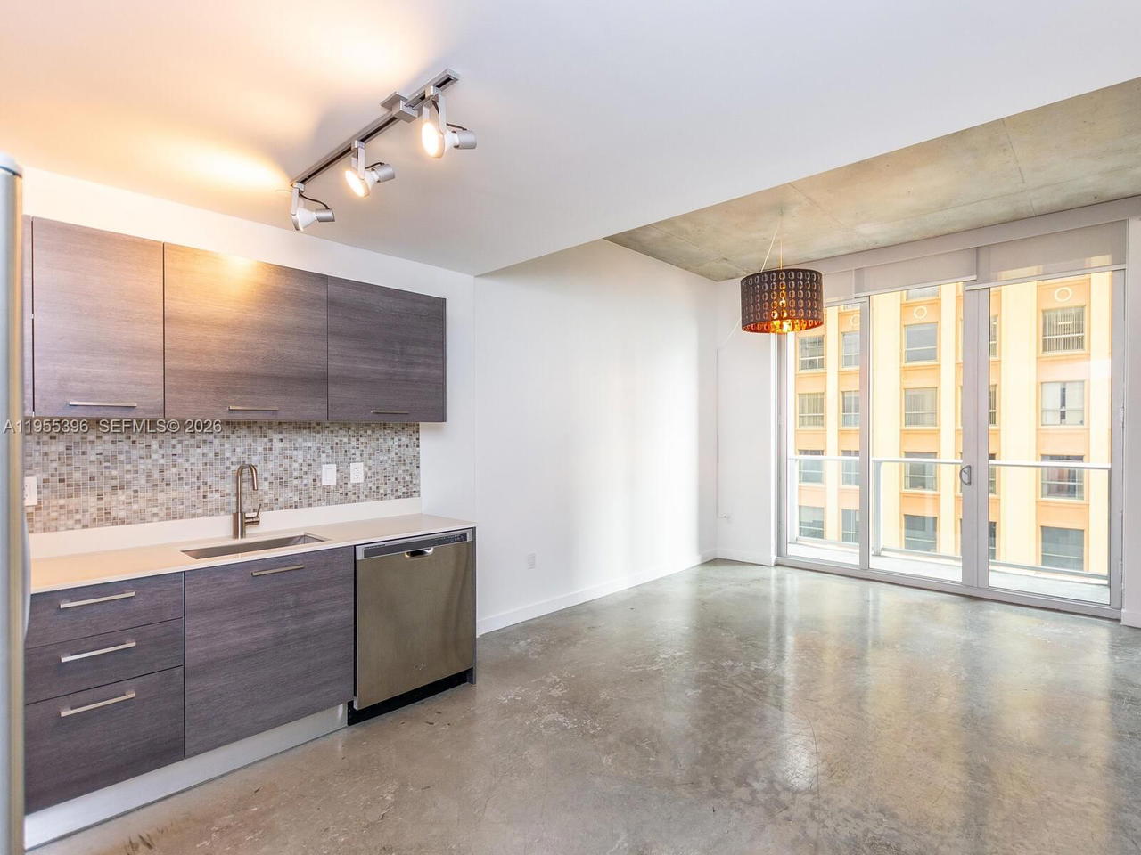 Real estate property located at 151 1st St #805, Miami-dade, Centro Condo, Miami, FL