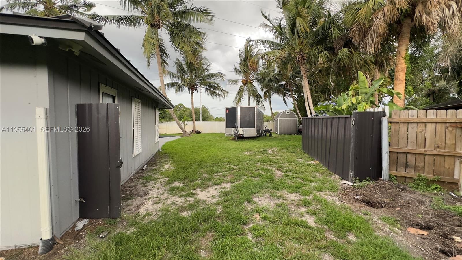 Real estate property located at 323 Canterbury Dr W, Palm Beach, Lone Pine Estates Plats 4, Riviera Beach, FL