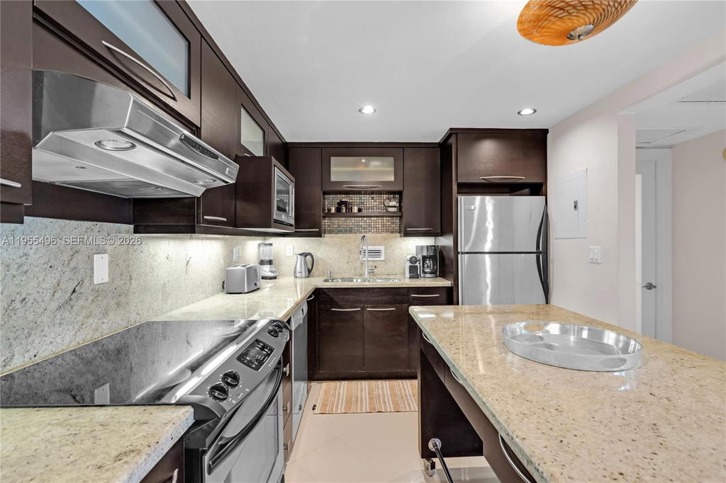 Real estate property located at 2301 Collins Ave #1006, Miami-dade, Roney Palace Condo, Miami Beach, FL