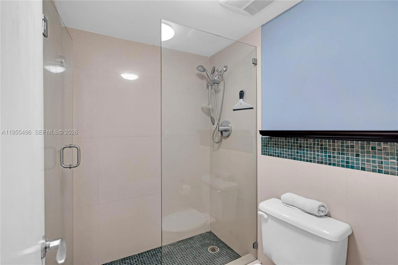 Real estate property located at 2301 Collins Ave #1006, Miami-dade, Roney Palace Condo, Miami Beach, FL