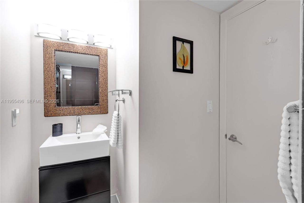 Real estate property located at 2301 Collins Ave #1006, Miami-dade, Roney Palace Condo, Miami Beach, FL