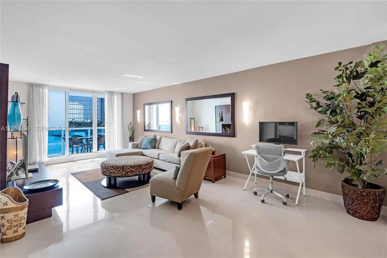 Real estate property located at 2301 Collins Ave #1006, Miami-dade, Roney Palace Condo, Miami Beach, FL