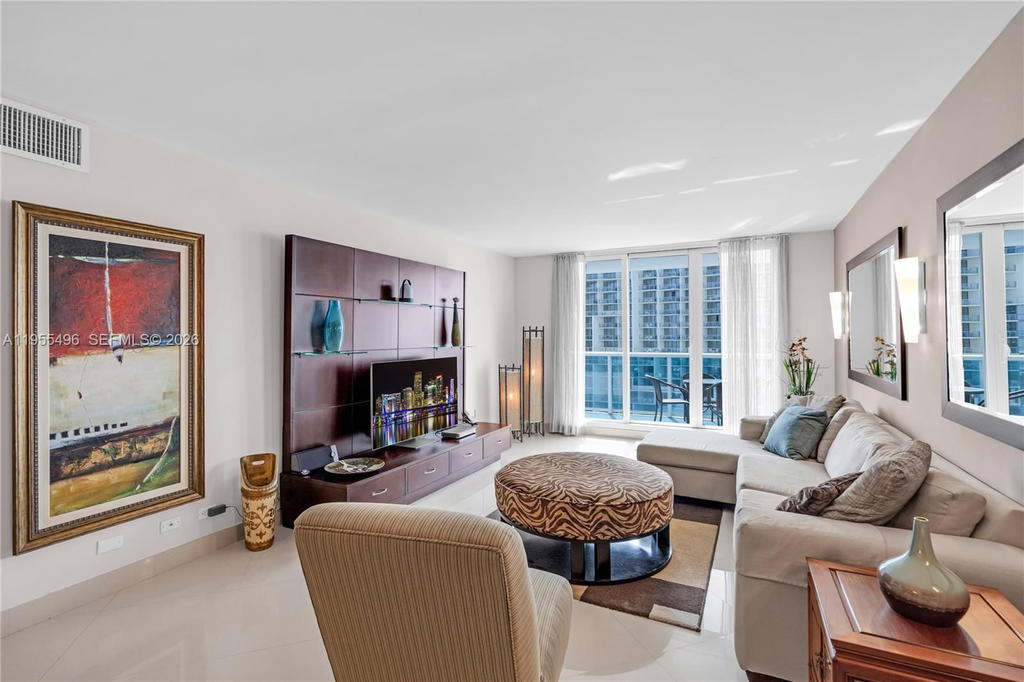 Real estate property located at 2301 Collins Ave #1006, Miami-dade, Roney Palace Condo, Miami Beach, FL