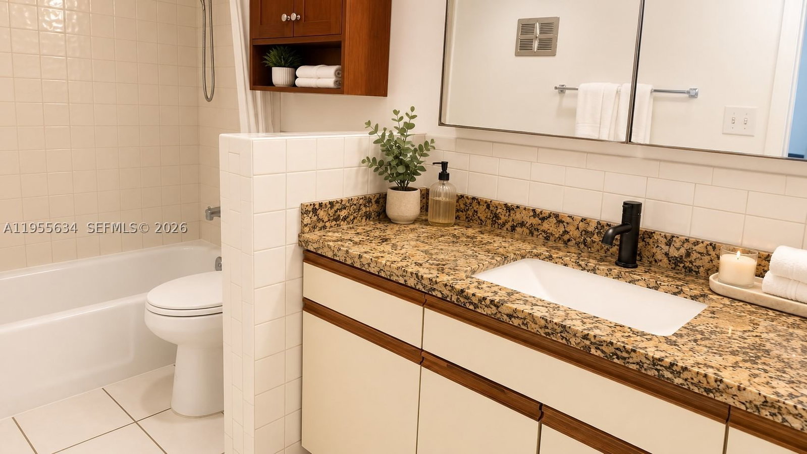 Real estate property located at 5700 White Hickory Cir, Broward, Woodlands Sec Five, Tamarac, FL