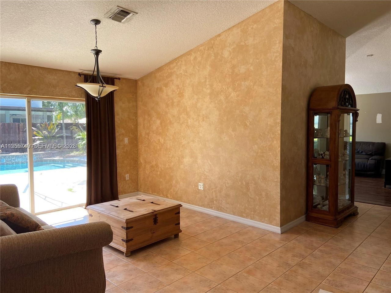 Real estate property located at 18121 152nd Ct, Miami-dade, Quirch Sub, Miami, FL