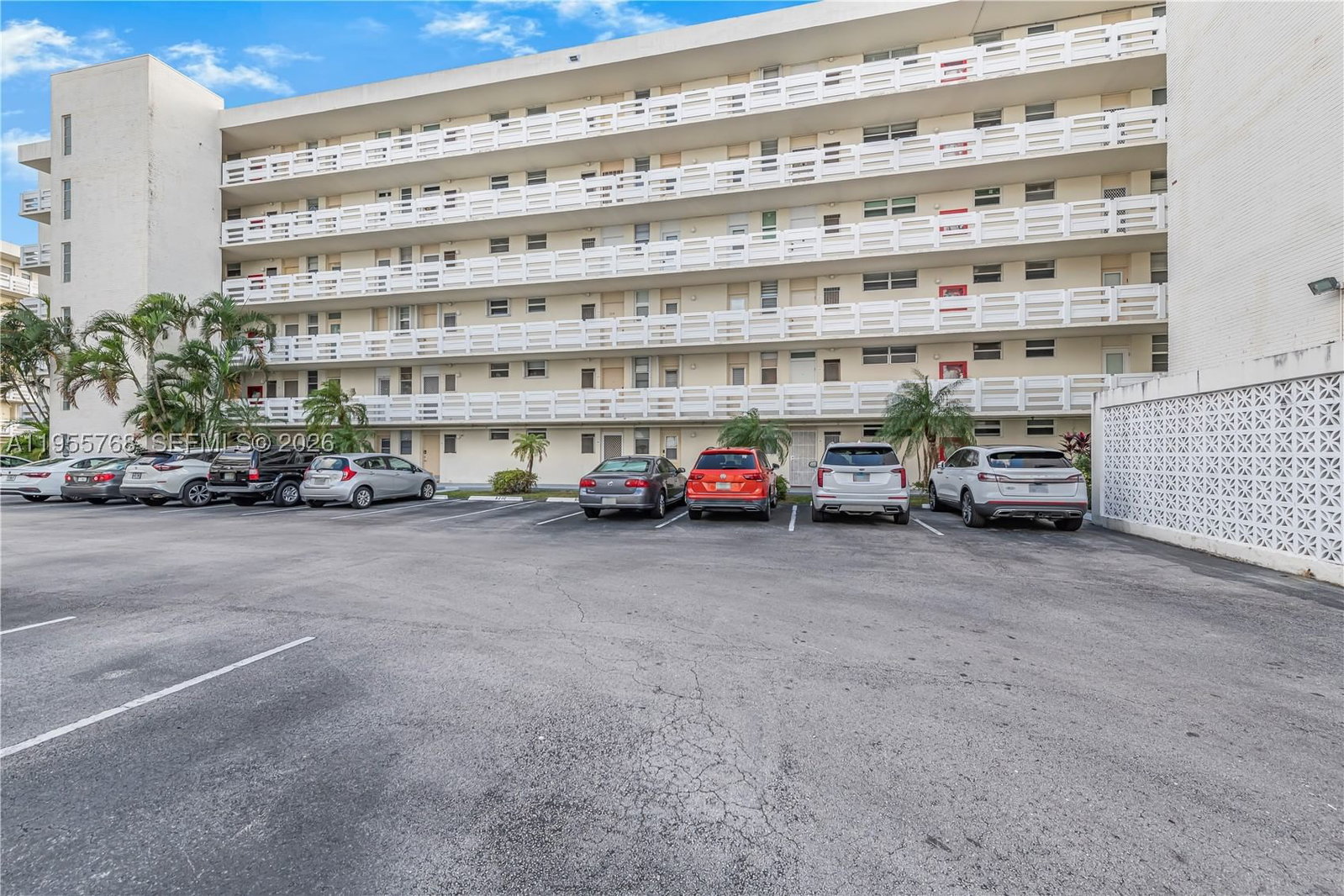 Real estate property located at 3020 Marcos Dr S109, Miami-dade, Point East Sec 4 Condo, Aventura, FL