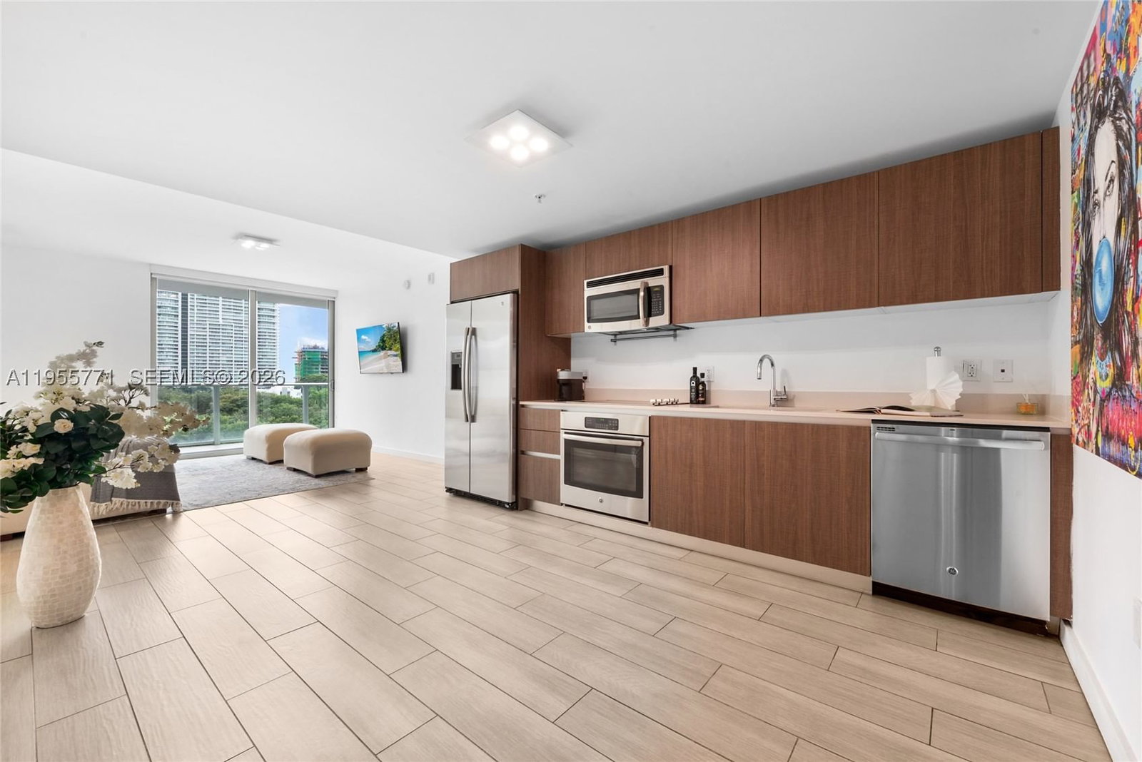 Real estate property located at 1600 1st Ave #707, Miami-dade, Le Parc At Brickell Condo, Miami, FL