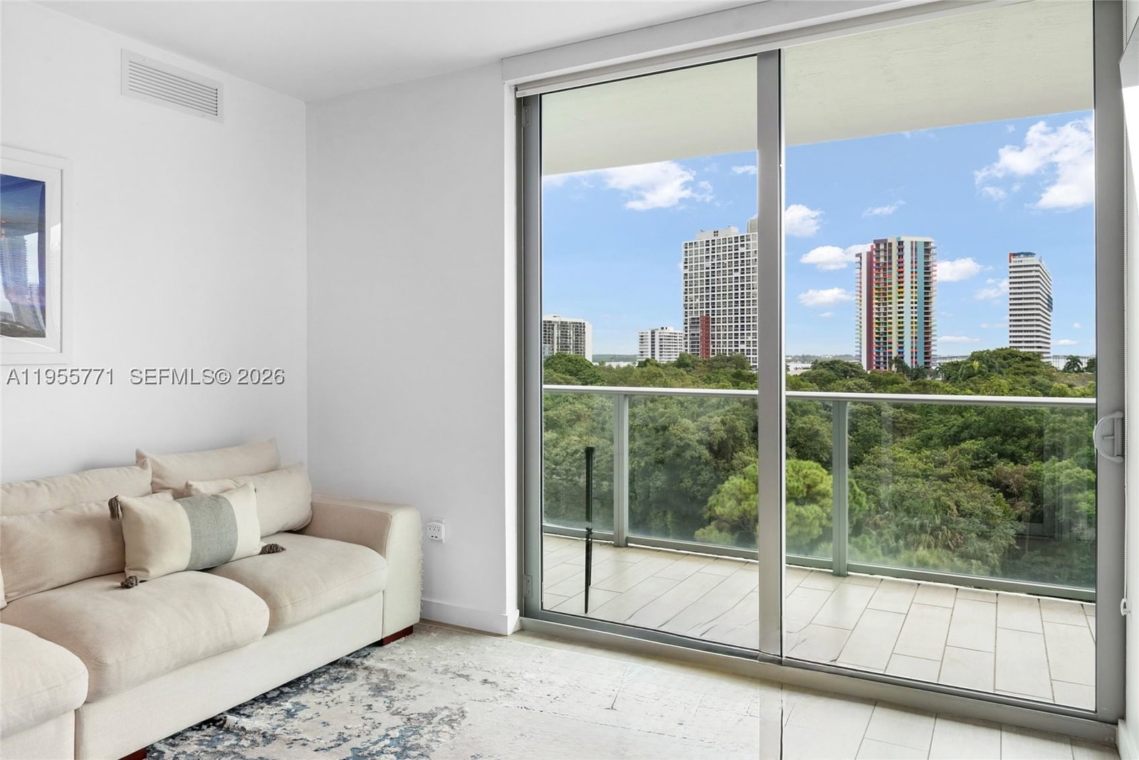 Real estate property located at 1600 1st Ave #707, Miami-dade, Le Parc At Brickell Condo, Miami, FL
