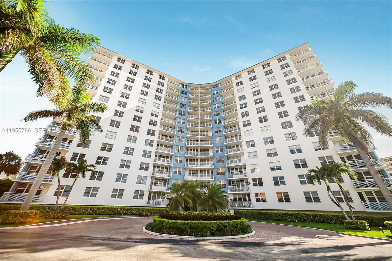 Real estate property located at 301 Ocean Blvd #404, Broward, Nassau House Condominium, Pompano Beach, FL