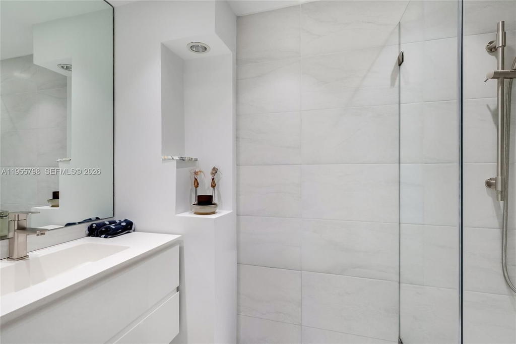 Real estate property located at 200 15th Rd #15C, Miami-dade, Brickell Harbour Condo, Miami, FL