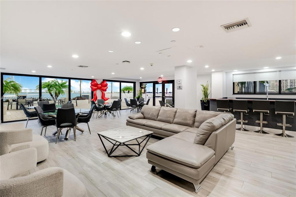 Real estate property located at 200 15th Rd #15C, Miami-dade, Brickell Harbour Condo, Miami, FL