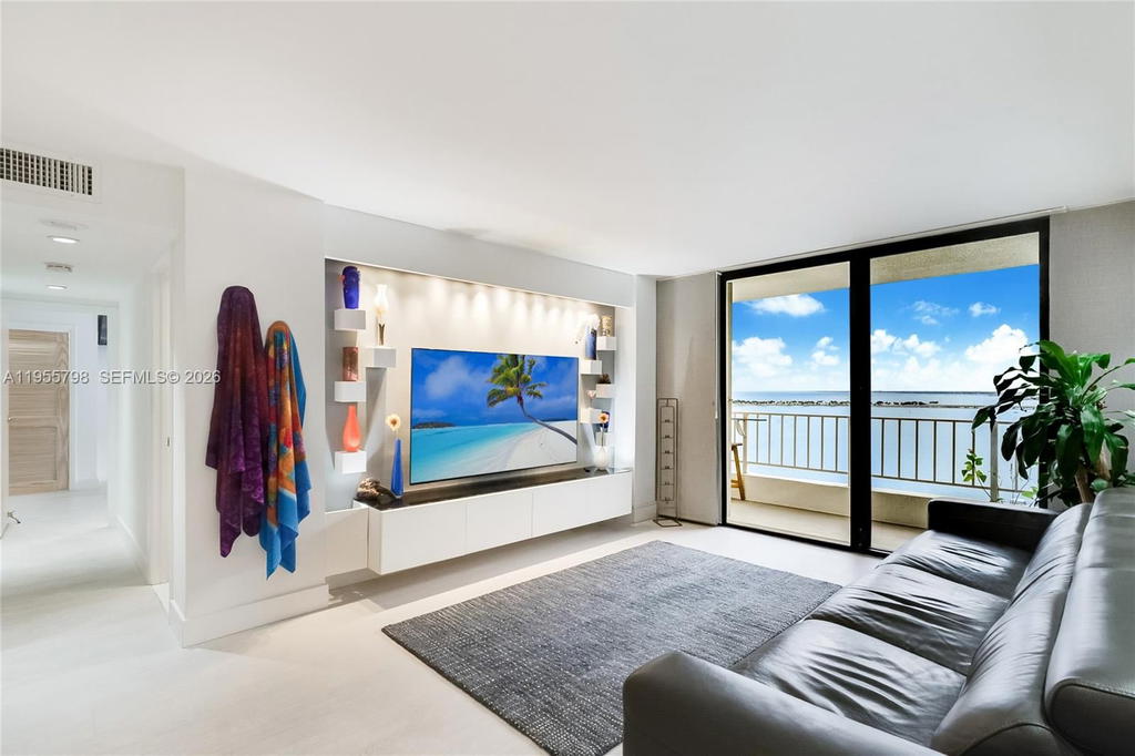 Real estate property located at 200 15th Rd #15C, Miami-dade, Brickell Harbour Condo, Miami, FL