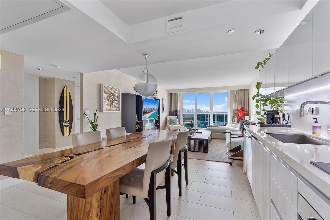 Real estate property located at 102 24th St #1427, Miami-dade, 2399 Collins Avenue, Miami Beach, FL