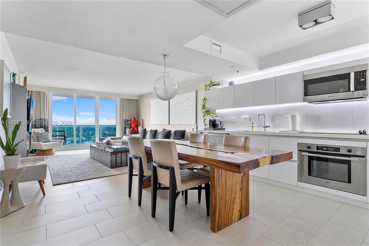 Real estate property located at 102 24th St #1427, Miami-dade, 2399 Collins Avenue, Miami Beach, FL