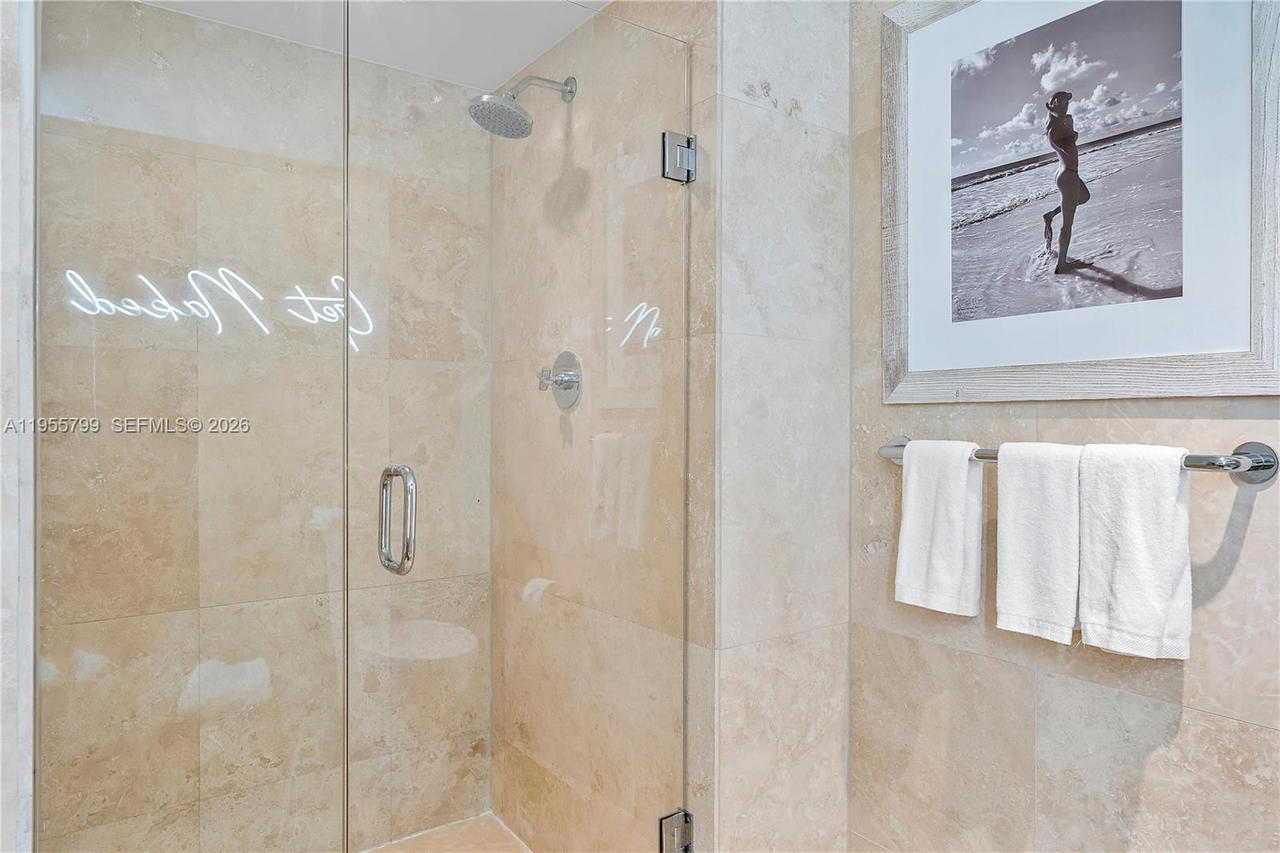 Real estate property located at 102 24th St #1427, Miami-dade, 2399 Collins Avenue, Miami Beach, FL