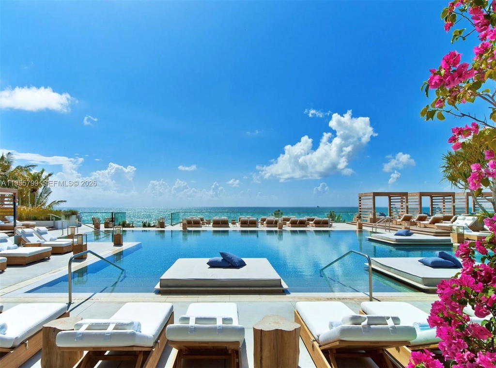Real estate property located at 102 24th St #1427, Miami-dade, 2399 Collins Avenue, Miami Beach, FL