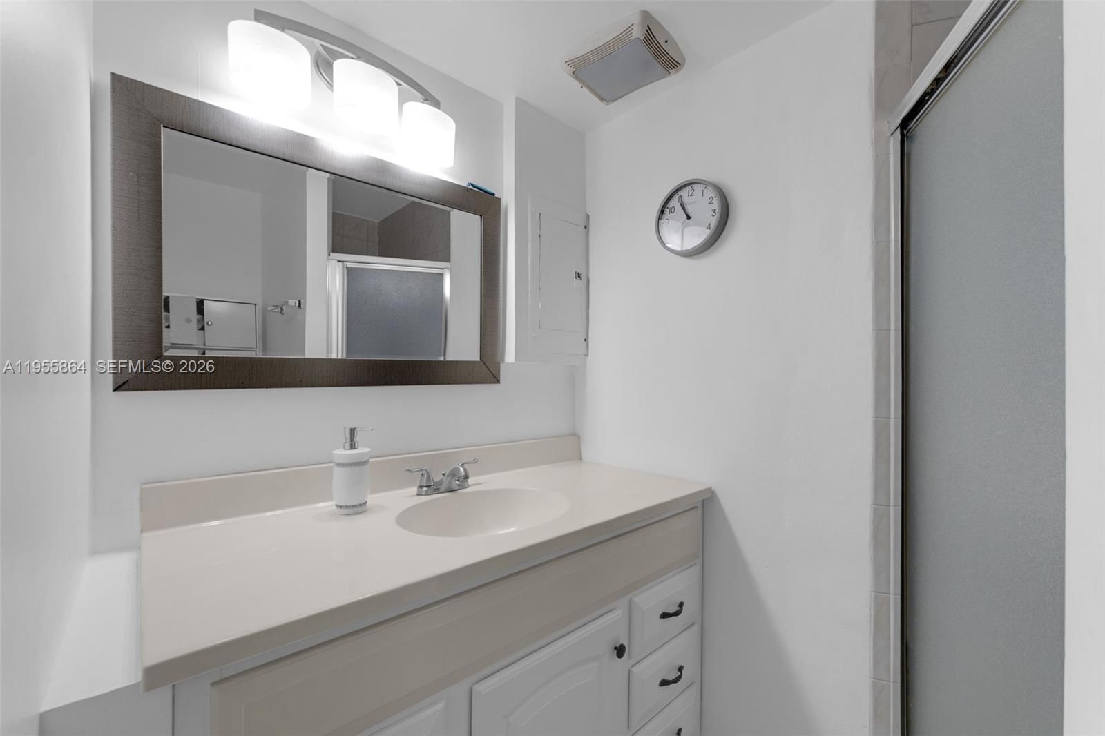 Real estate property located at 4321 138th Ct, Miami-dade, Bent Tree Sec 3, Miami, FL