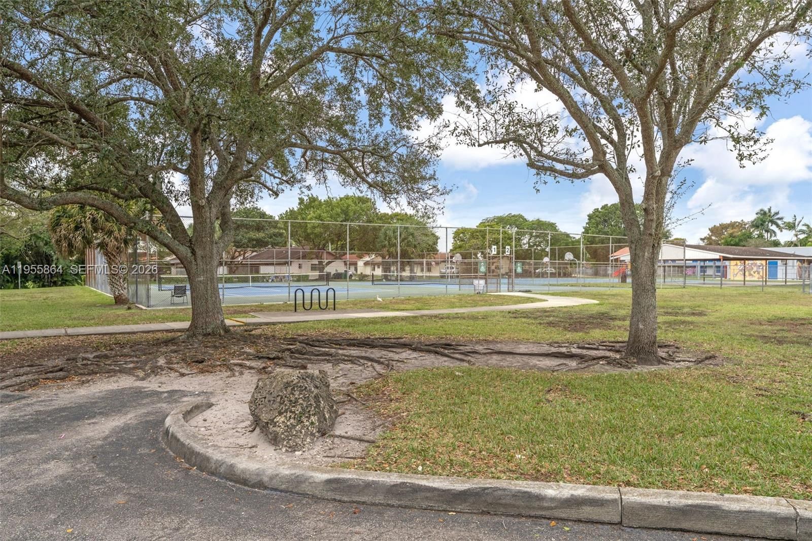 Real estate property located at 4321 138th Ct, Miami-dade, Bent Tree Sec 3, Miami, FL