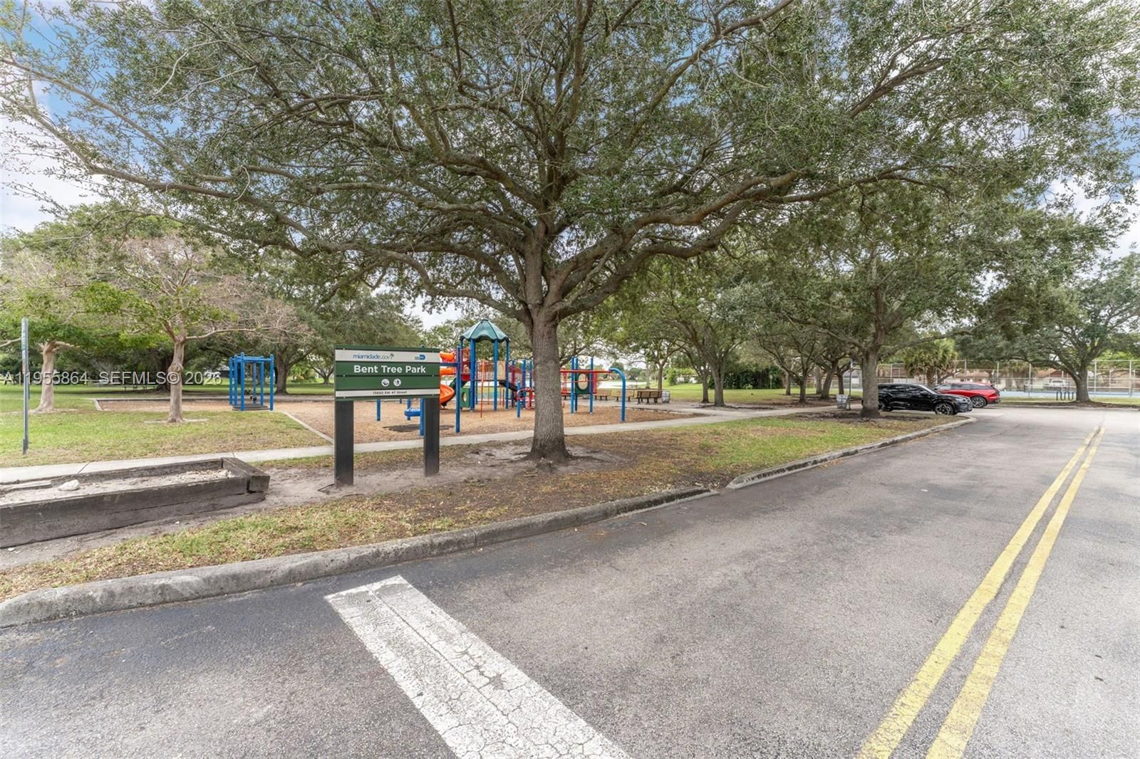 Real estate property located at 4321 138th Ct, Miami-dade, Bent Tree Sec 3, Miami, FL