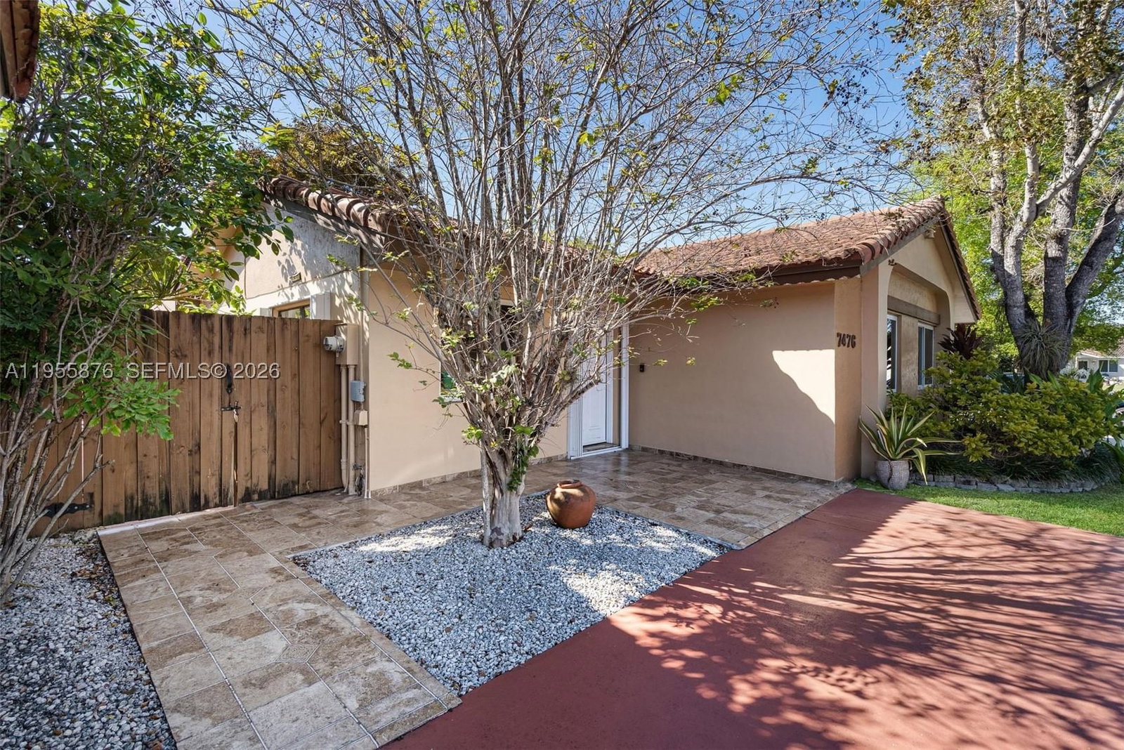 Real estate property located at 7476 112th Pl, Miami-dade, Chestnut Woods, Miami, FL