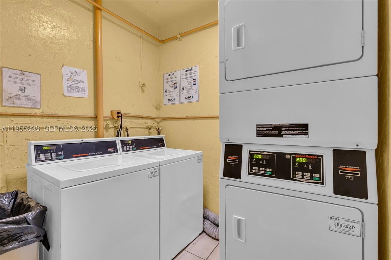 Real estate property located at 17901 68th Ave T206, Miami-dade, Venetian Gardens At Count, Hialeah, FL
