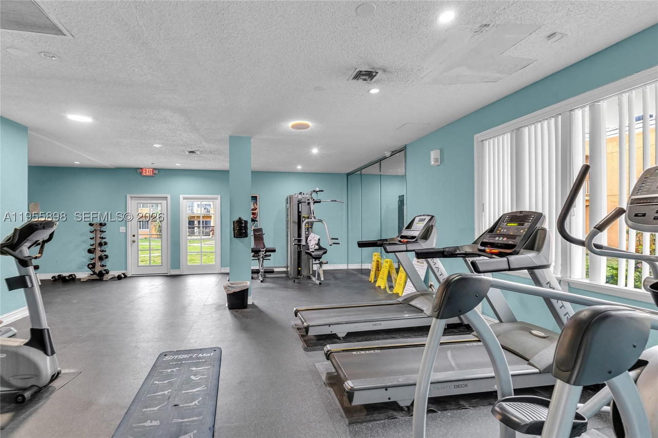 Real estate property located at 17901 68th Ave T206, Miami-dade, Venetian Gardens At Count, Hialeah, FL