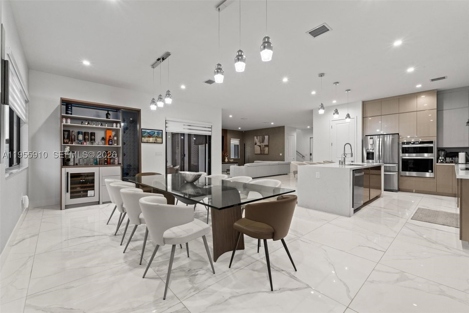 Real estate property located at 8086 47th Ter, Miami-dade, Canarias East, Doral, FL