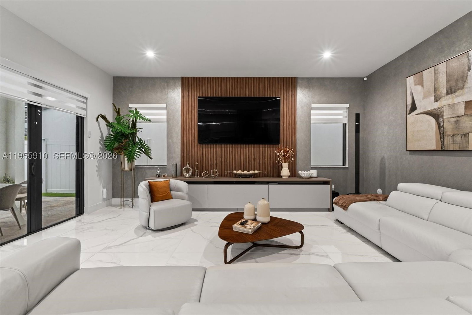 Real estate property located at 8086 47th Ter, Miami-dade, Canarias East, Doral, FL